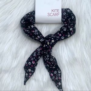 NWT So Floral Kite Scarf